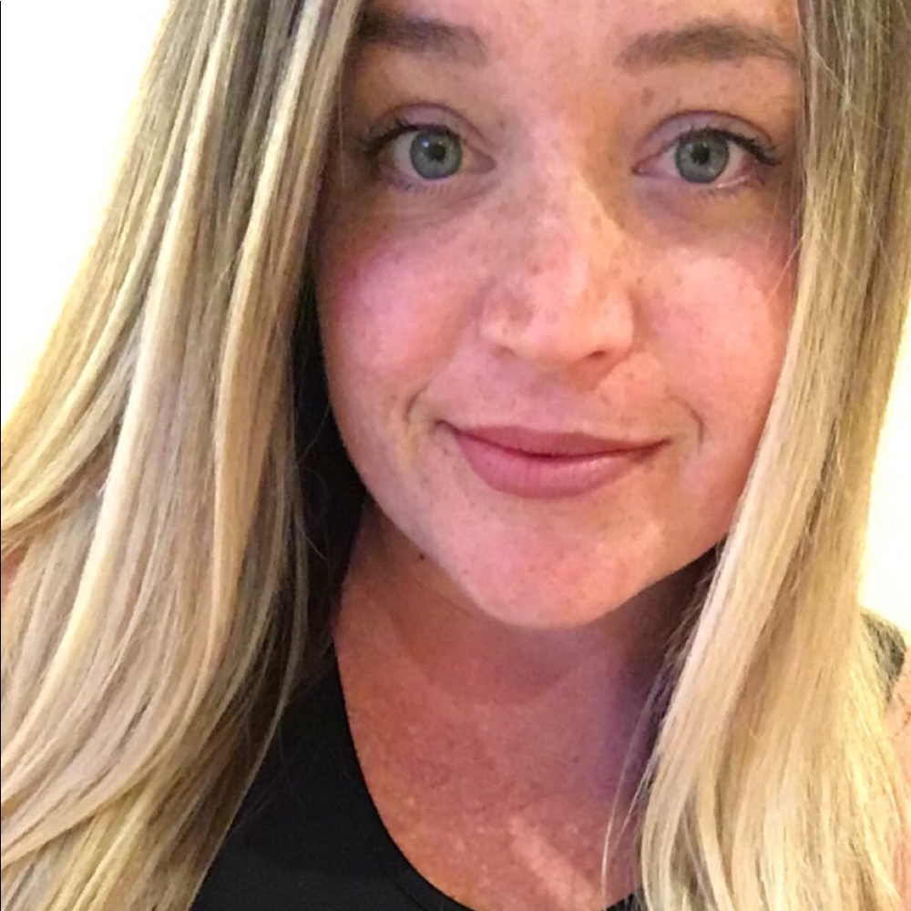 Meet your Posher, Cortney